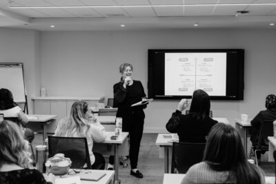Formatrice/ Conférencière Expérience Client + Expérience Employé